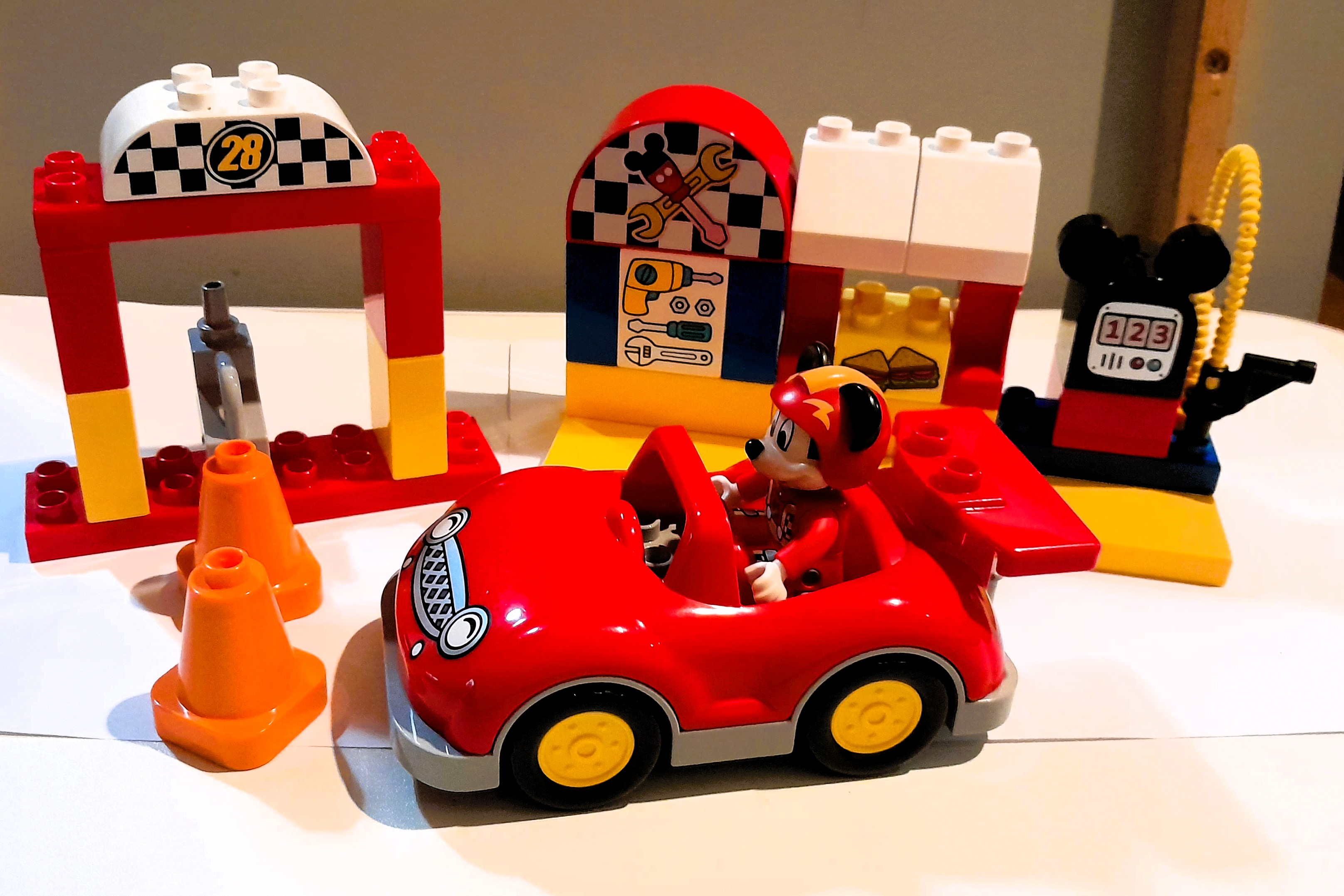 Mickey Mouse Racing Garage Duplo